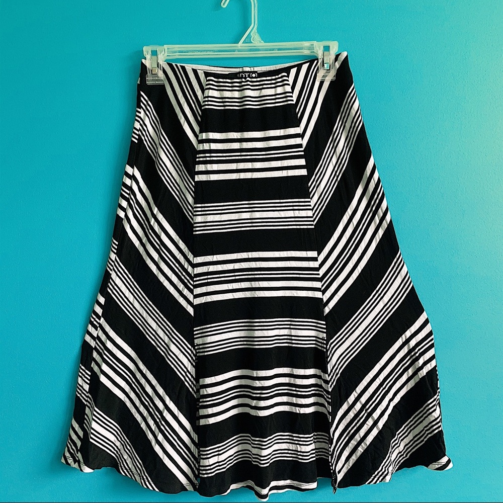 Black & White Maxi Skirt With Front Slits